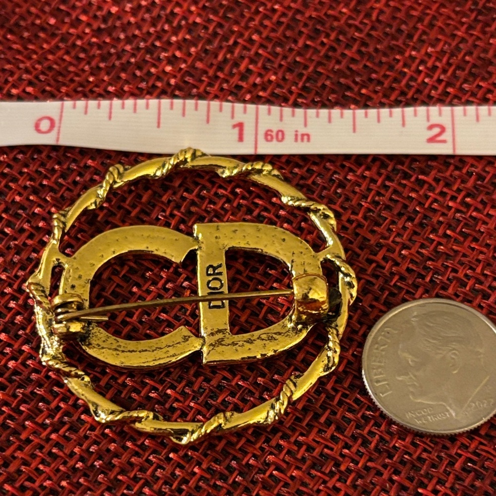 ⚜️ Dior Gold Circular Brooch ⚜️ - Picture 4 of 4